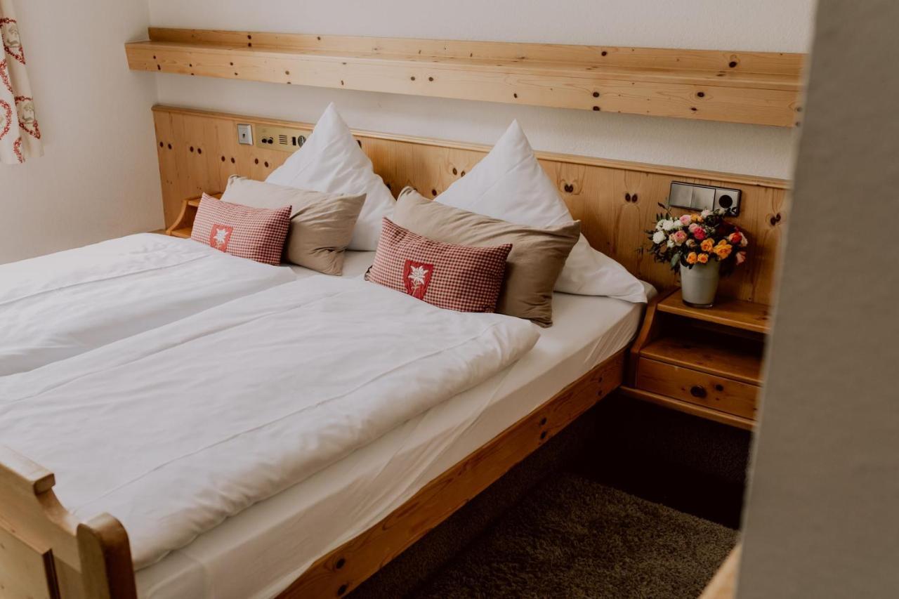 Hotel Zur Alten Muehle Neuenburg  Bagian luar foto